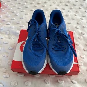 Nike 4 US. Like new condition